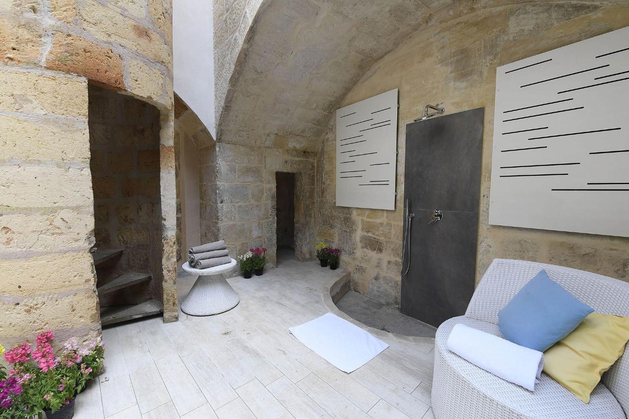 Palazzo Guido Bed & Breakfast Lecce Exterior foto